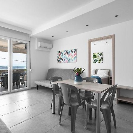 Blue Horizon 3 Apartment Nea Kallikrateia Bagian luar foto